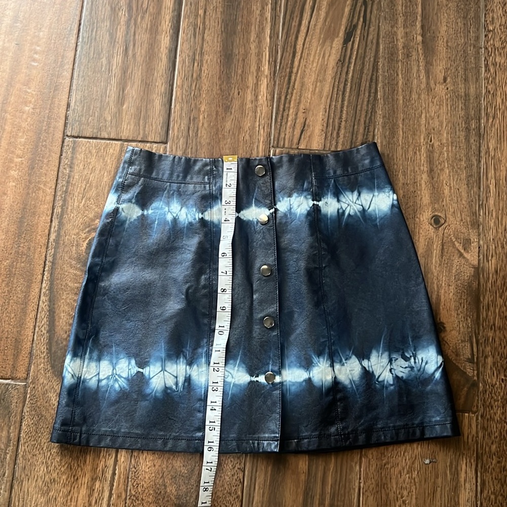 ZARA FAUX LEATHER TIE DYED MINI SKIRT ….. 379 - Picture 8 of 10